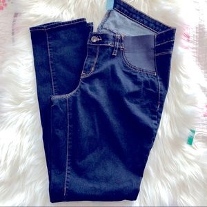 5/$25 Old Navy Maternity Skinny Jeans